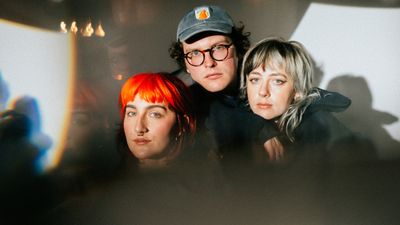 Chase Petra, Jer, Leisure Hour, Trophy Wife