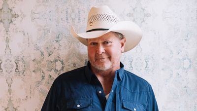 Tracy Lawrence: Garden Premium Experience